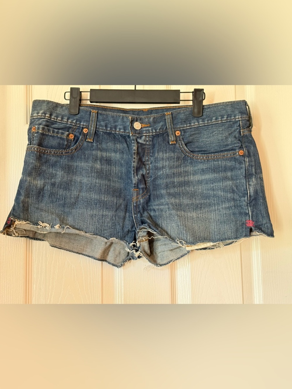 Levi's 501 Women's Distressed Blue Denim Cutoff Shorts. 31/2